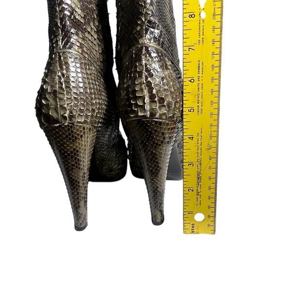 PRADA SNAKESKIN HIGH HEEL ANKLE BOOT
OLIVE GREEN WITH GOLD LEATHER LINING 39 1/2 - Picture 6 of 13